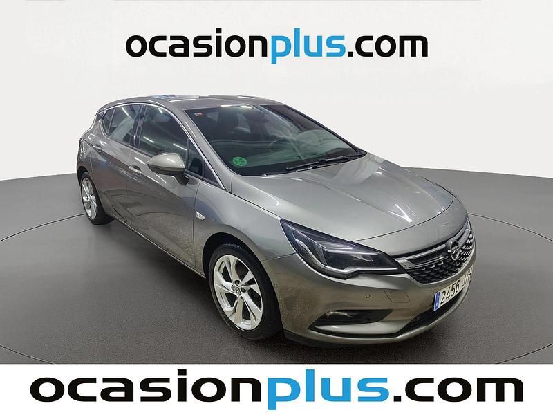 Usado Opel Astra Dynamic 125 CV (91 kW) 2017 Gris Utilitario