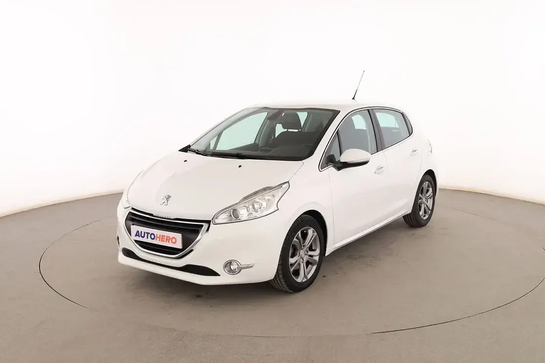 Usado Peugeot 208 Allure 82 CV (60 kW) 2014 Utilitario