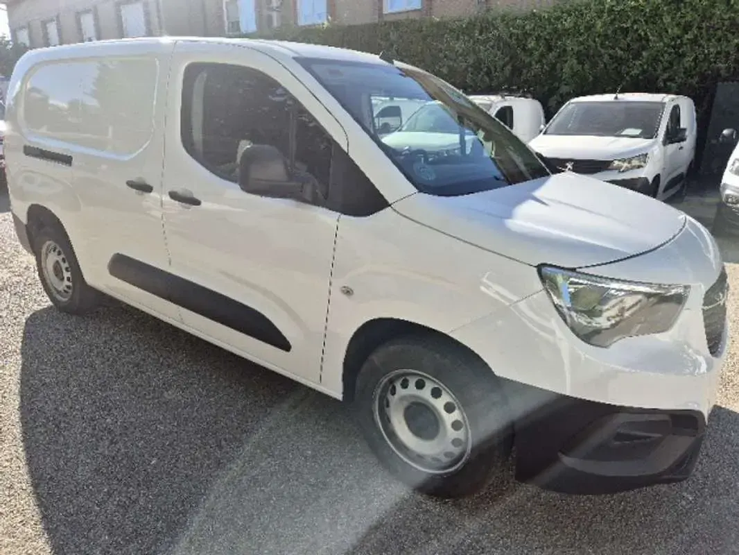 Usado Opel Combo S 100 CV (73 kW) 2021 Blanco Monovolumen