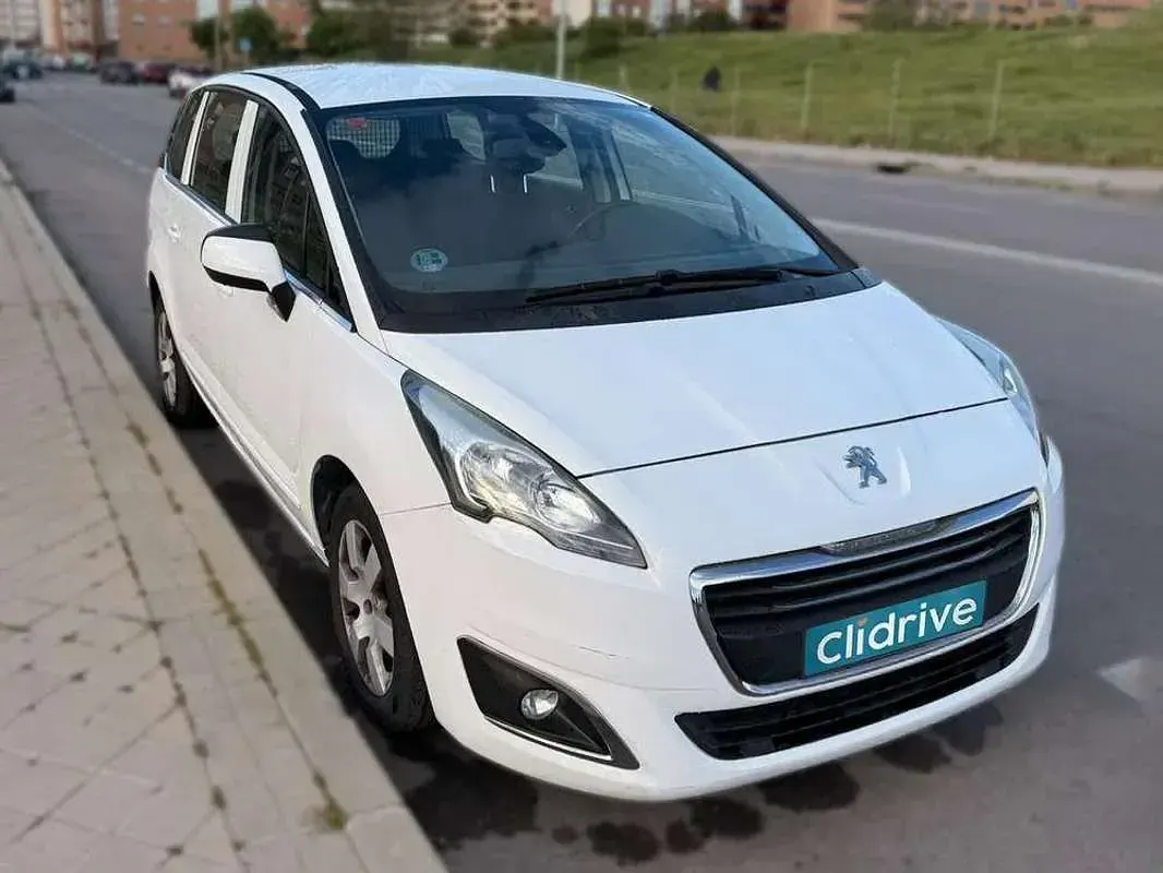 Usado Peugeot 5008 Active 120 HP (88 kW) 2016 Branco Monovolume