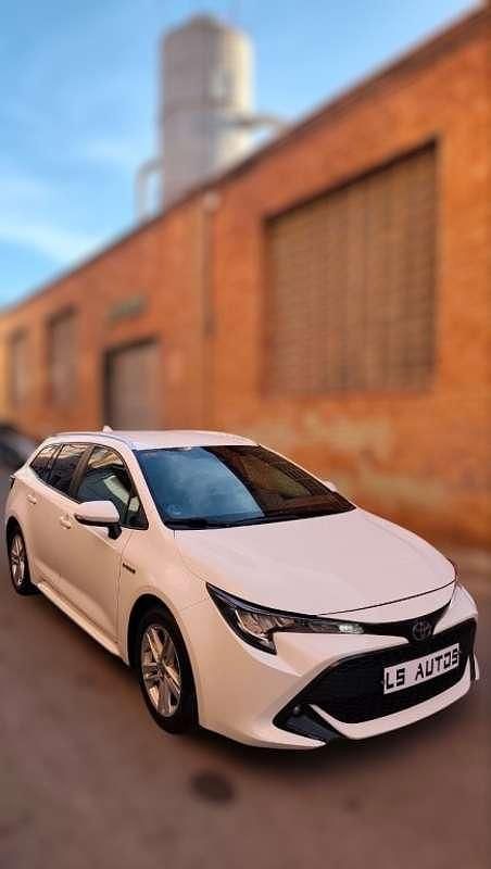 Usado Toyota Corolla Active 122 CV (89 kW) 2021 Blanco Familiar