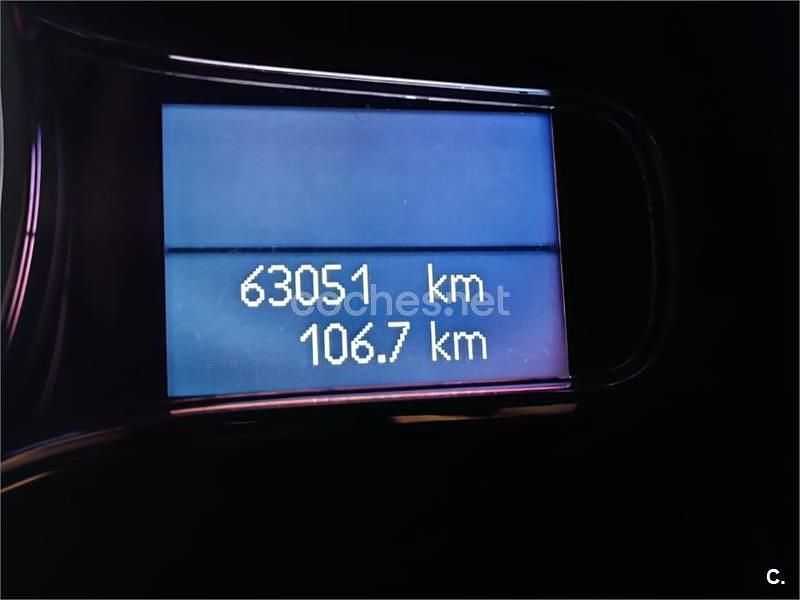 Usado Renault Mégane LIMITED 115 CV (84 kW) 2014 Gris / plata Berlina