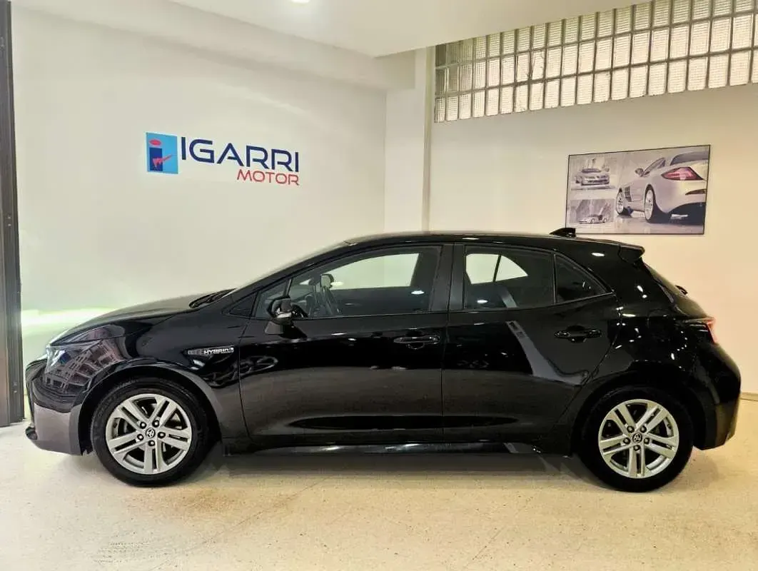 Usado Toyota Corolla Active 122 CV (89 kW) 2022 Negro Utilitario