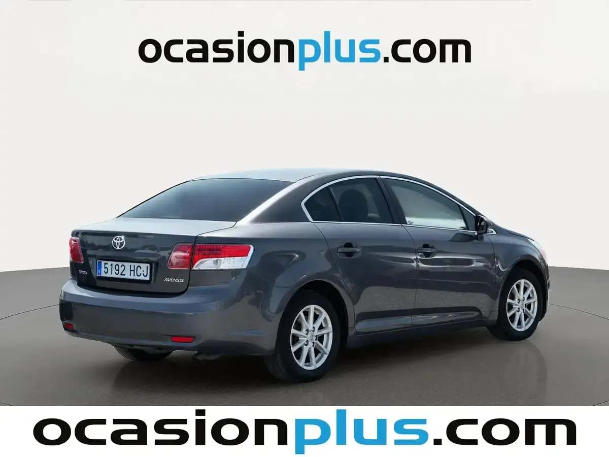 Usado Toyota Avensis Active 126 CV (92 kW) 2011 Gris Berlina