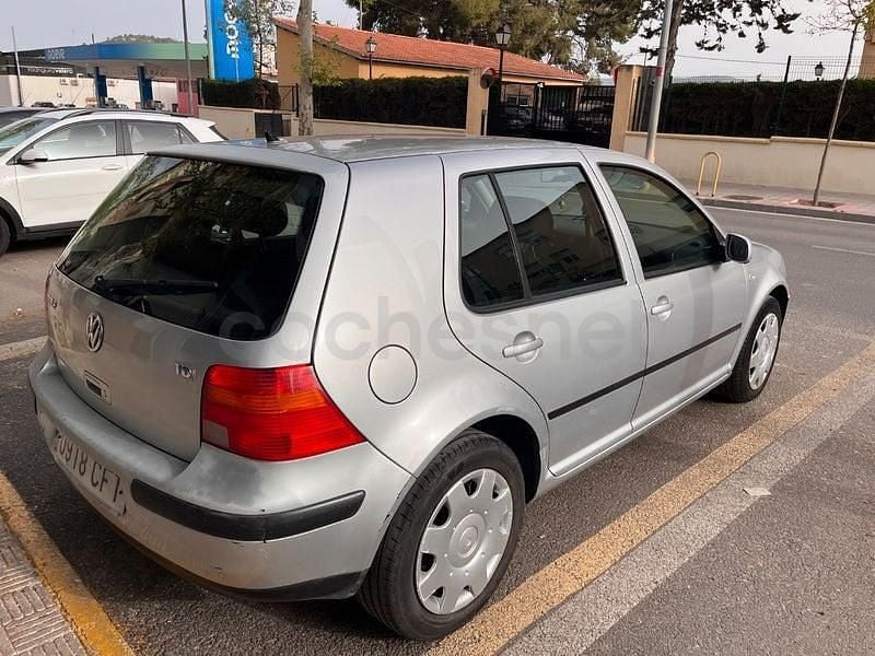 Usado VW Golf IV Conceptline 100 CV (73 kW) 2003 Gris / plata Berlina