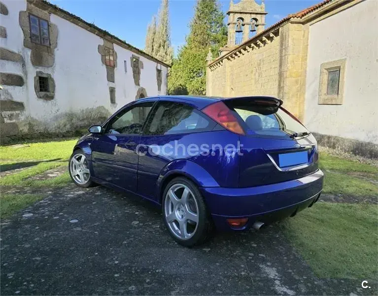Usado Ford Focus RS 220 CV (161 kW) 2003 Azul Berlina