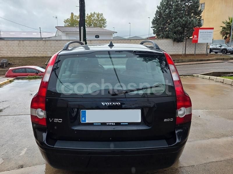Usado Volvo V50 Momentum 136 CV (100 kW) 2005 Negro Familiar