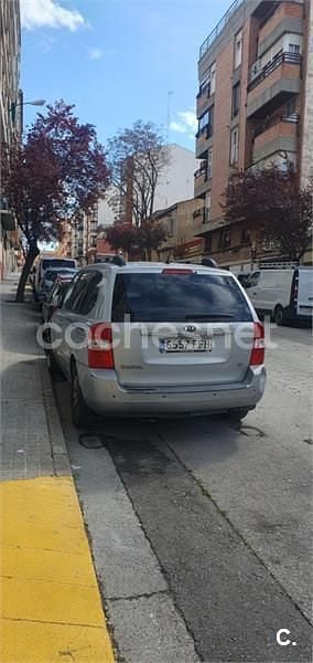 Usado Kia Carnival EX 185 CV (136 kW) 2007 Gris / plata Monovolumen