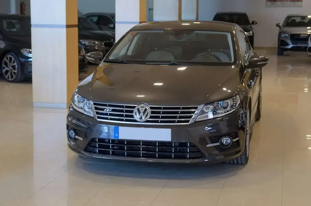 Usado VW CC R-line 184 CV (135 kW) 2016 Marrón Berlina