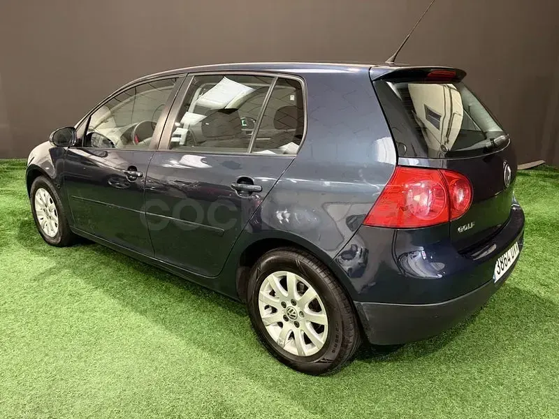 Usado VW Golf IV Sportline 105 CV (77 kW) 2006 Gris / plata Berlina