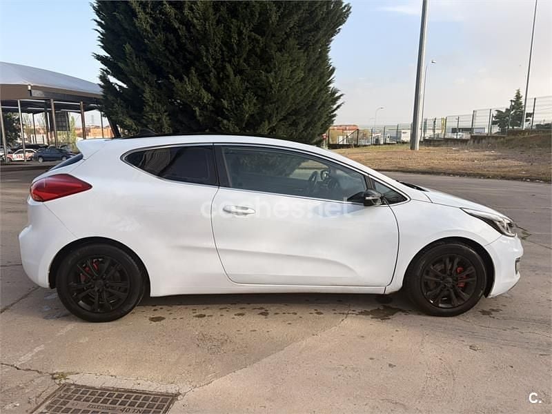 Usado Kia ProCeed 135 CV (99 kW) 2013 Blanco Utilitario
