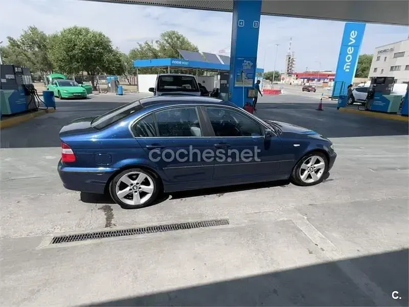 Usado BMW 318 143 CV (105 kW) 2004 Azul Berlina