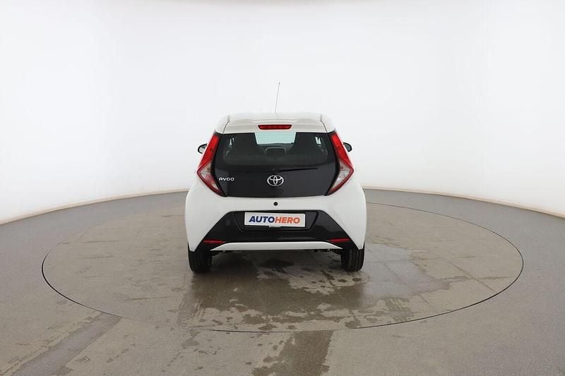 Usado Toyota Aygo X-play 72 CV (52 kW) 2019 Blanco Utilitario