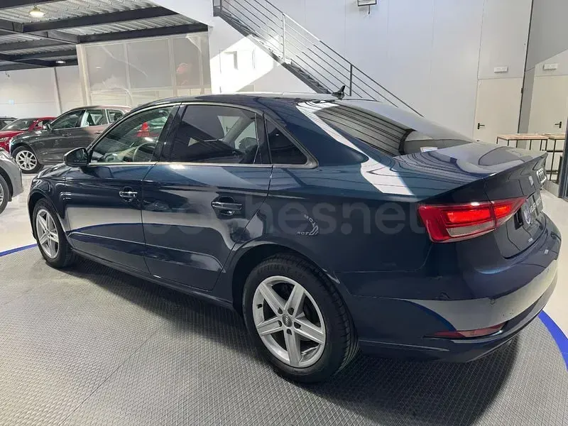Usado Audi A3 116 HP (85 kW) 2019 Azul Sedan