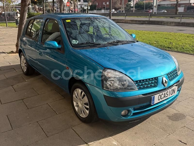 Usado Renault Clio II Authentique 60 CV (44 kW) 2002 Azul Berlina