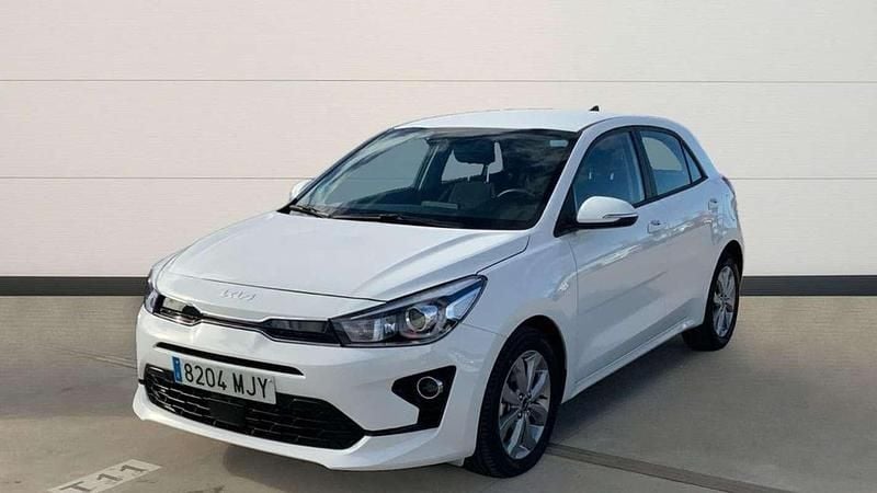 Usado Kia Rio 101 CV (74 kW) 2023 Blanco Utilitario