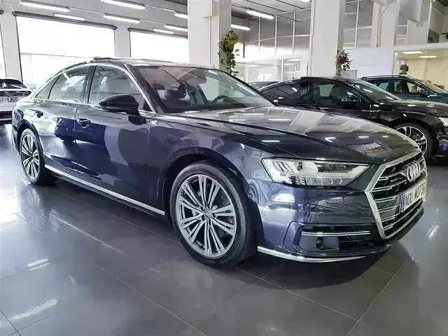 Usado Audi A8 Ambiente 286 CV (210 kW) 2018 Azul Berlina