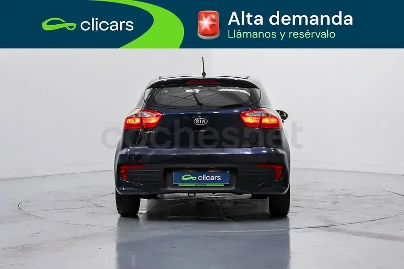 Usado Kia Rio 84 CV (61 kW) 2016 Azul Utilitario