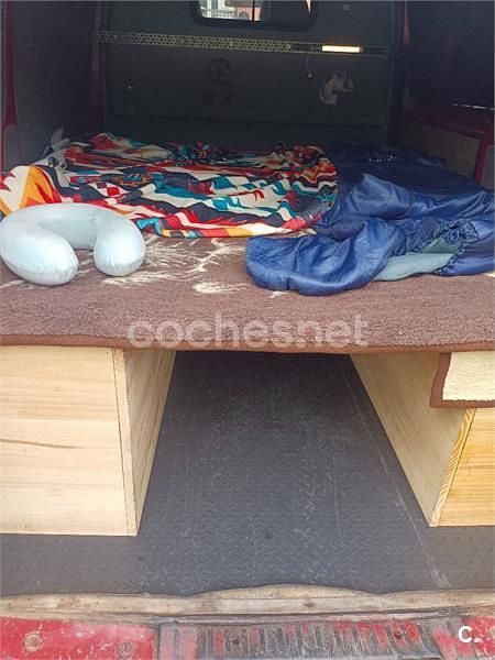 Usado VW Transporter 68 CV (50 kW) 2002 Rojo Van