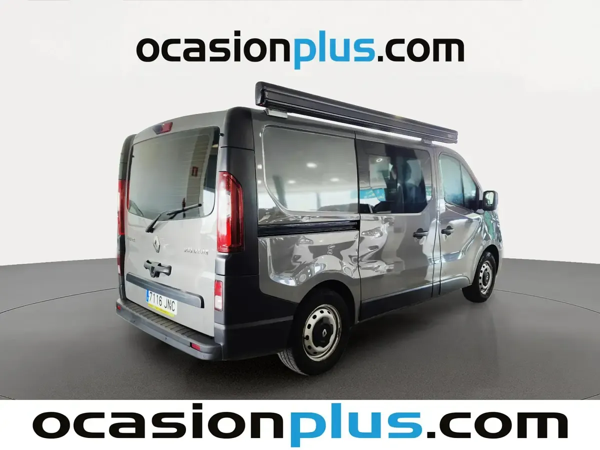 Usado Renault Trafic 125 CV (91 kW) 2016 Gris Monovolumen