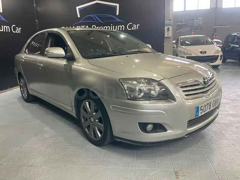 Usado Toyota Avensis Executive 126 CV (92 kW) 2008 Gris / plata Berlina