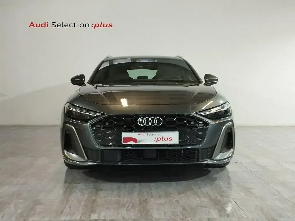 Usado Audi A5 S-Line 204 CV (150 kW) 2025 Gris Familiar