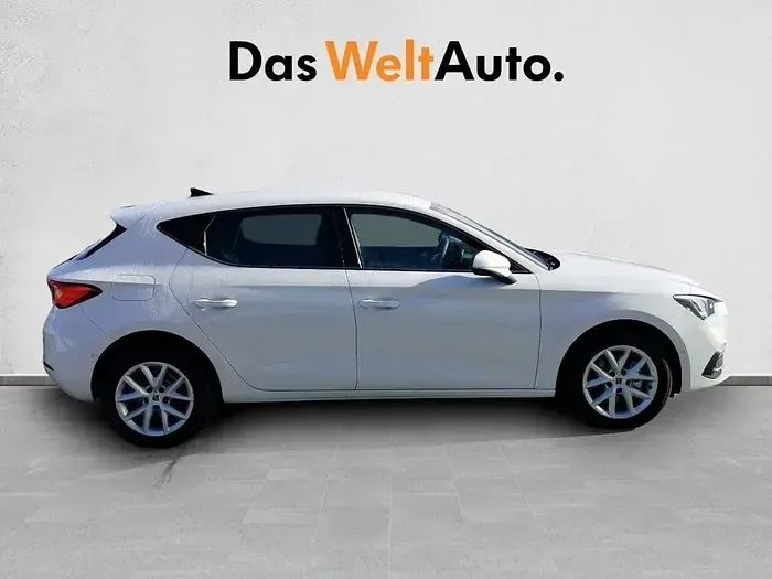 Usado Seat Leon Style 117 CV (86 kW) 2025 Blanco Berlina