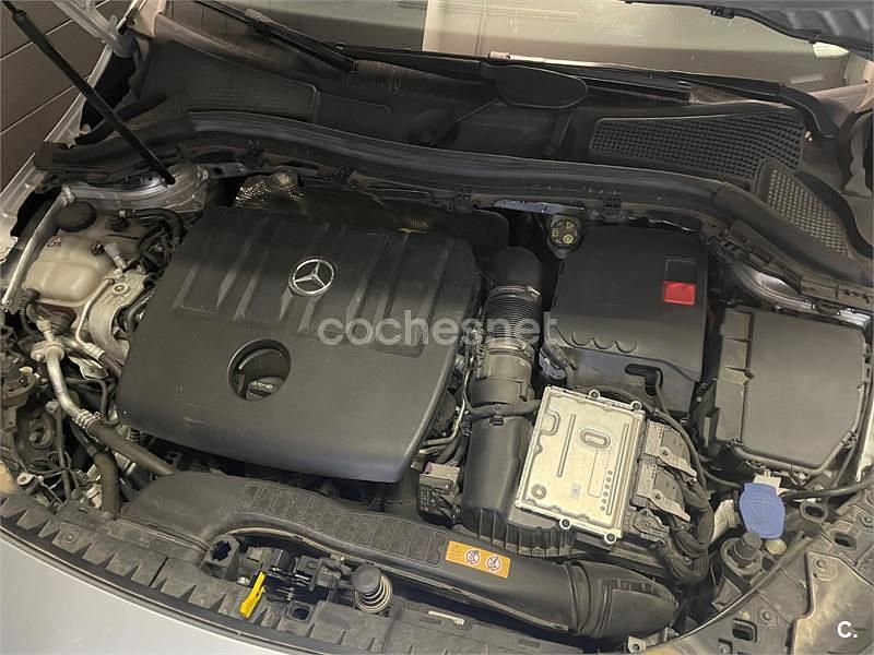 Usado Mercedes B180 109 CV (80 kW) 2019 Gris / plata Monovolumen