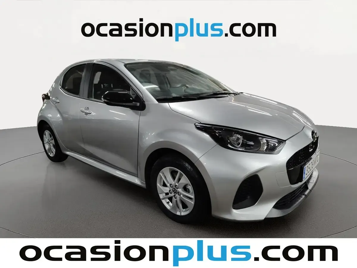 Usado Mazda 2 Center-Line 116 CV (85 kW) 2024 Gris plata Utilitario