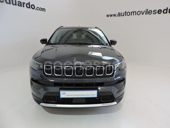 Usado Jeep Compass Limited 190 CV (139 kW) 2022 Gris / plata SUV