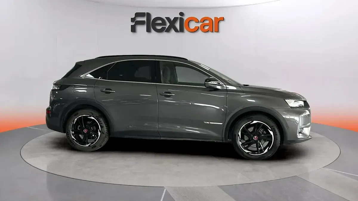 Usado DS Automobiles DS7 Crossback Grand Chic 226 CV (166 kW) 2021 Gris SUV