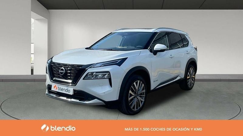 Usado Nissan X-Trail Tekna 204 CV (150 kW) 2025 Kori white metalizado SUV