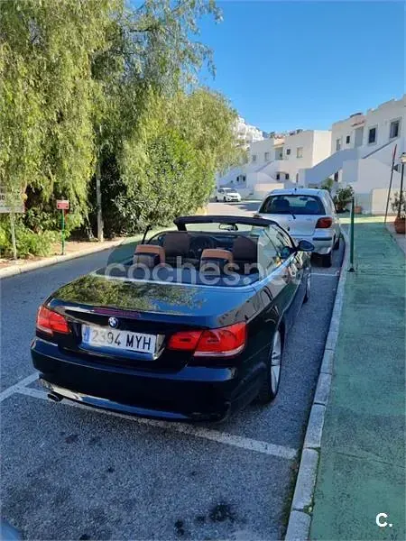 Usado BMW 320 Cabriolet 177 CV (130 kW) 2008 Negro Descapotable