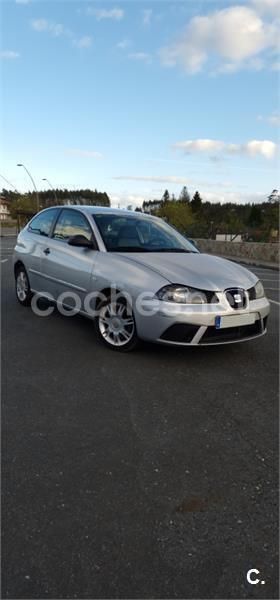 Gris / plata Usado 2002 Seat Ibiza Stella Berlina | 2500 € (Precio justo) - Imagen 1/4