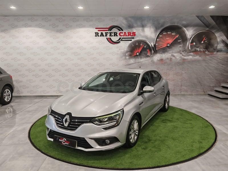 Usado Renault Mégane IV Bose Edition 130 CV (95 kW) 2016 Gris / plata Berlina