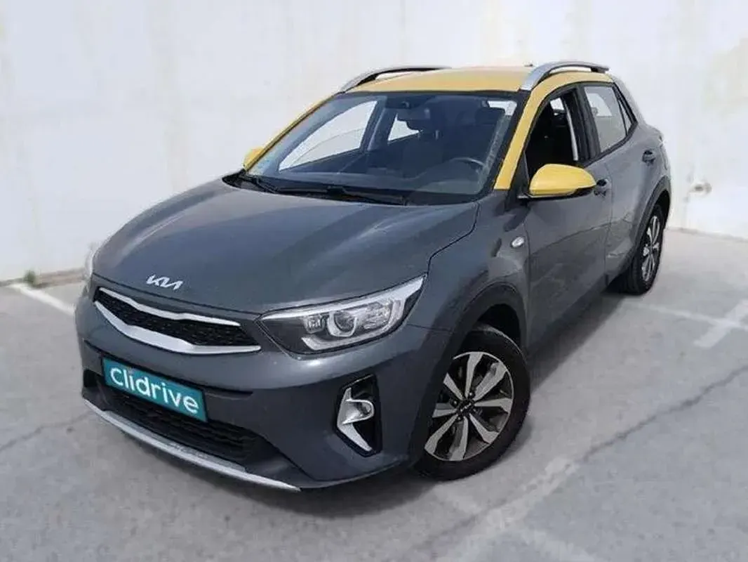 Usado Kia Stonic 84 CV (61 kW) 2022 Gris SUV