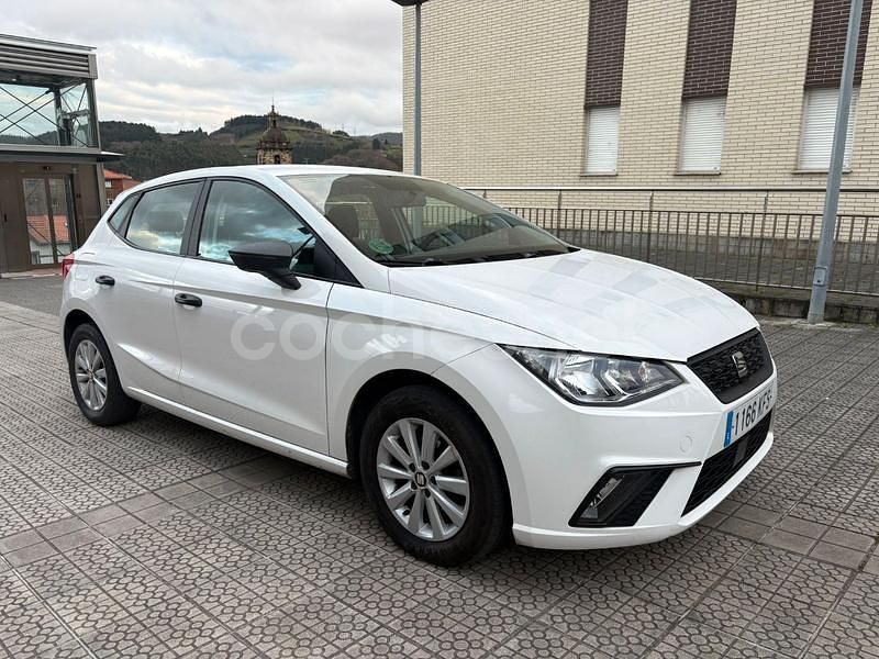 Usado Seat Ibiza Reference 95 CV (69 kW) 2017 Blanco Berlina