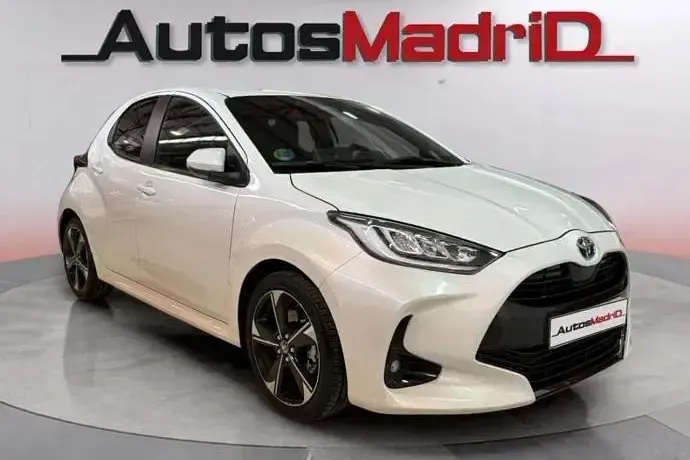 Usado Toyota Yaris Style 116 CV (85 kW) 2025 Blanco Utilitario