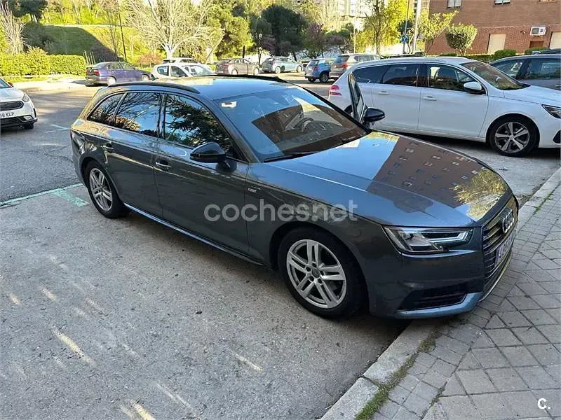 Usado Audi A4 S-Line 190 CV (139 kW) 2018 Gris / plata Familiar