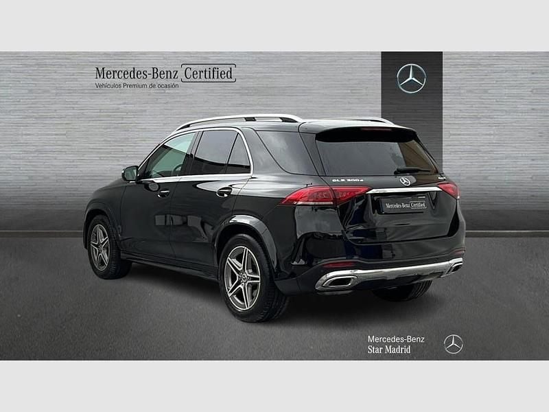 Usado Mercedes GLE300 AMG line 272 CV (200 kW) 2020 Negro (estándar) SUV