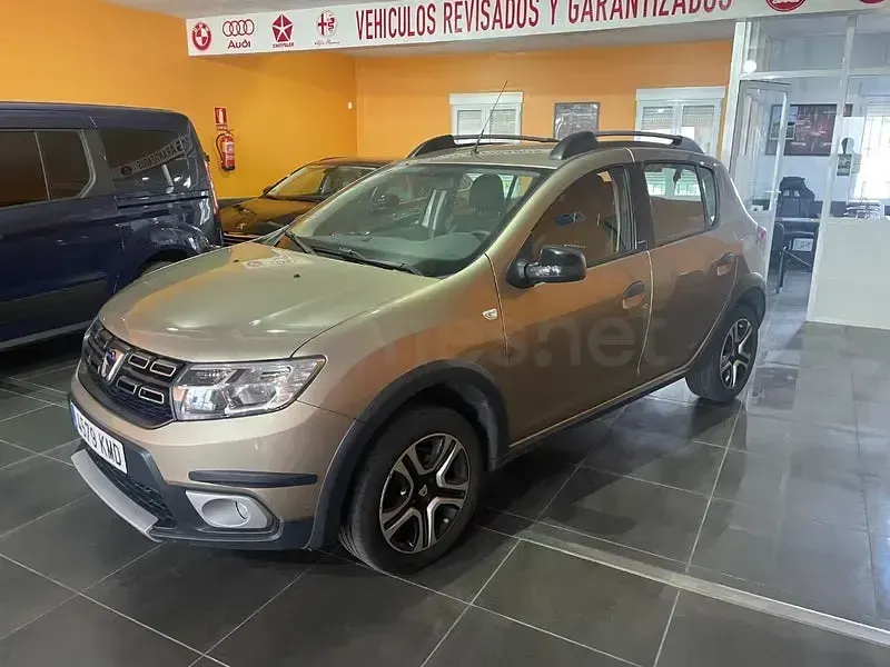 Usado Dacia Sandero Stepway 95 CV (69 kW) 2018 Beige Berlina