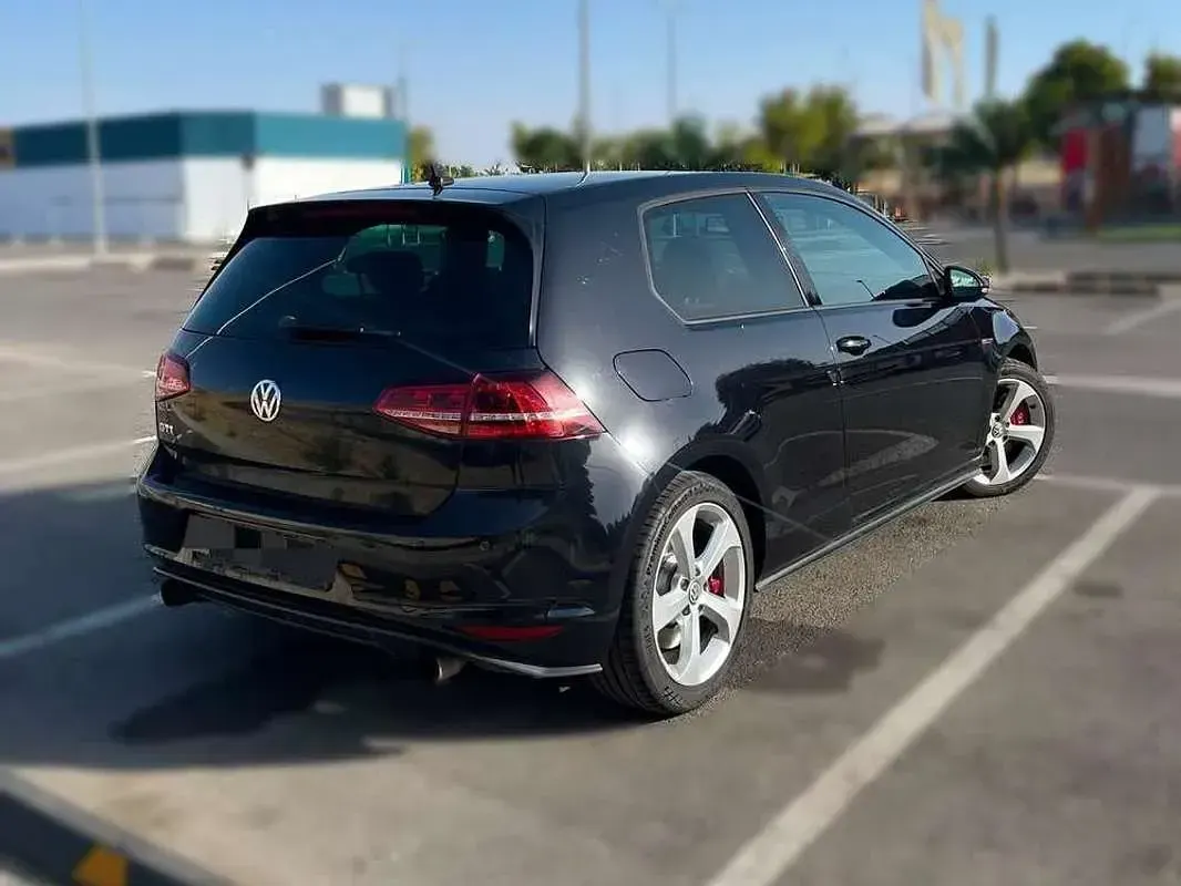 Usado VW Golf VII GTI 230 CV (169 kW) 2013 Negro Utilitario