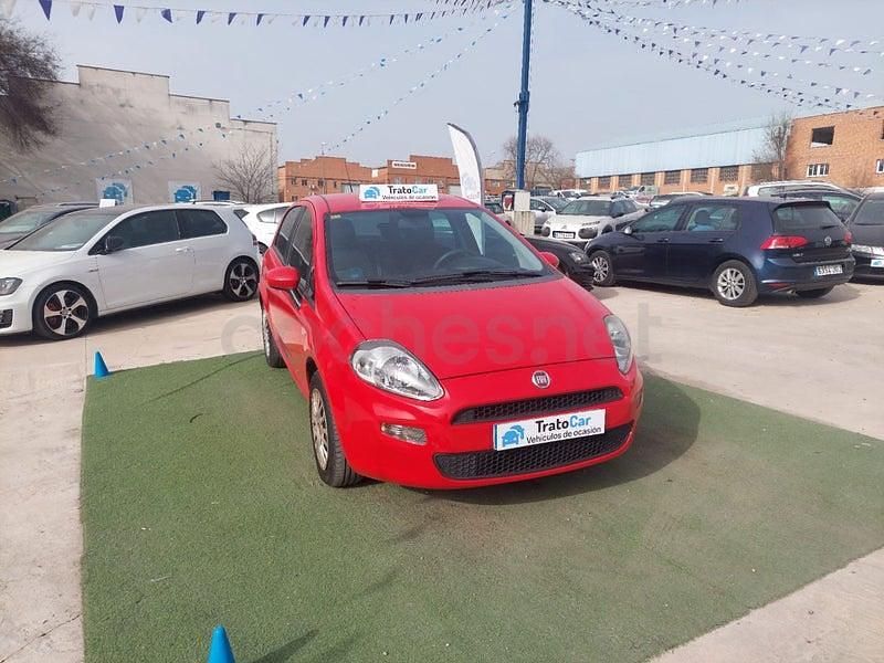 Usado Fiat Punto Pop 69 CV (50 kW) 2013 Rojo Utilitario