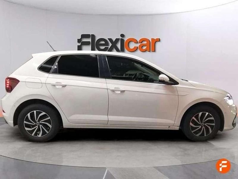 Occasion VW Polo Life 95 PK (69 kW) 2023 Blauw Hatchback