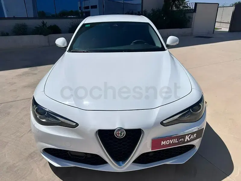 Usado Alfa Romeo Giulia Super 180 CV (132 kW) 2018 Blanco Berlina