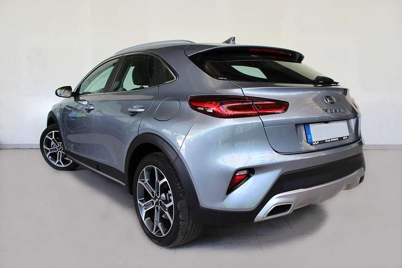 Usado Kia XCeed 141 CV (103 kW) 2021 Plateado SUV