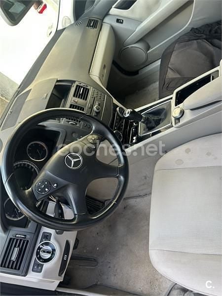 Usado Mercedes C200 Avantgarde 136 CV (100 kW) 2009 Azul Berlina