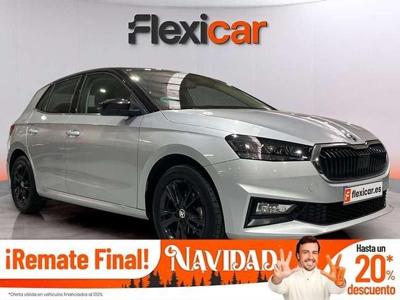 Gris Usado 2022 Skoda Fabia Ambition Utilitario | 14.490 € (Precio justo) - Imagen 1/4