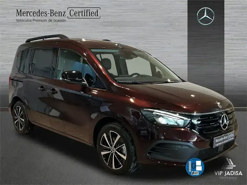 Usado Mercedes EQT200 89 kW (122 CV) 2023 Rojo Monovolumen