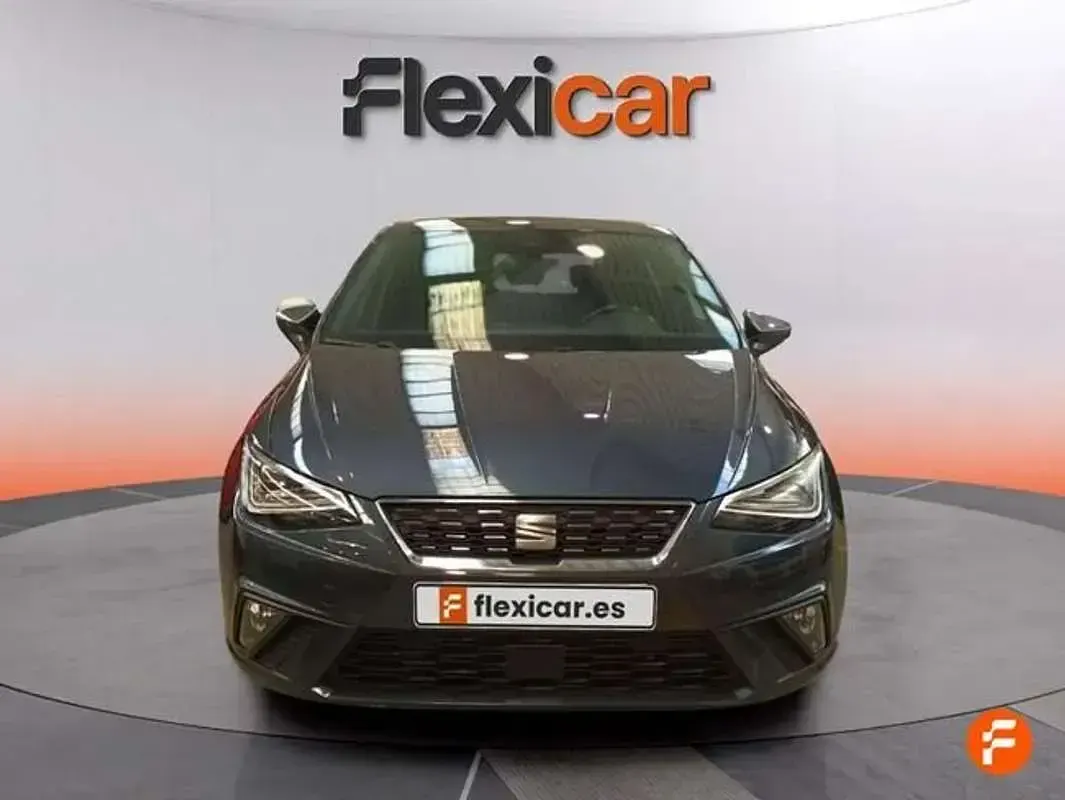 Usado Seat Ibiza 116 CV (85 kW) 2024 Gris Utilitario